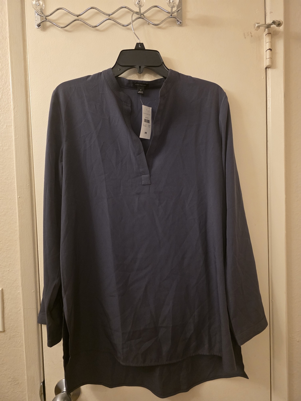 Ann Taylor Navy Long-Sleeve Tunic with V-Notch Collar